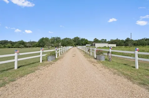 1172 County Road 418 Thorndale TX 76577