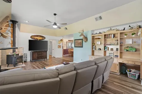 1172 County Road 418 Thorndale TX 76577