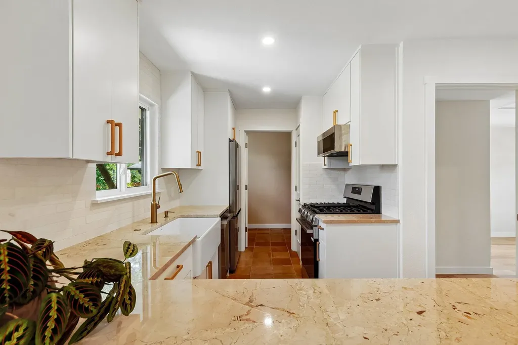 2712 Friar Tuck Lane Austin TX 78704