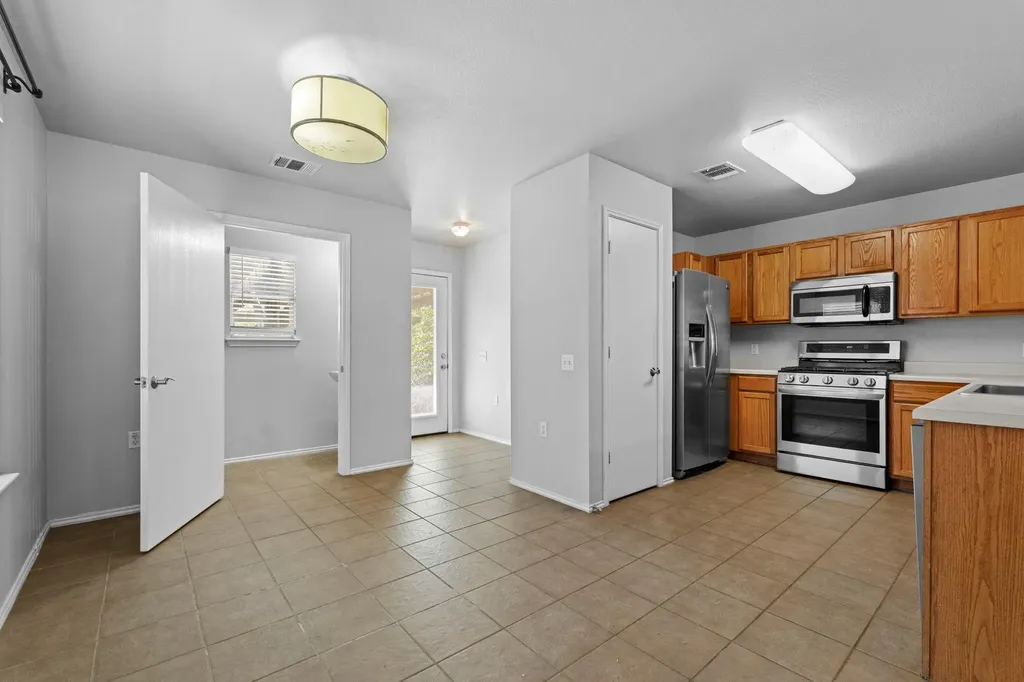 12517 Briarcreek Loop Manor TX 78653