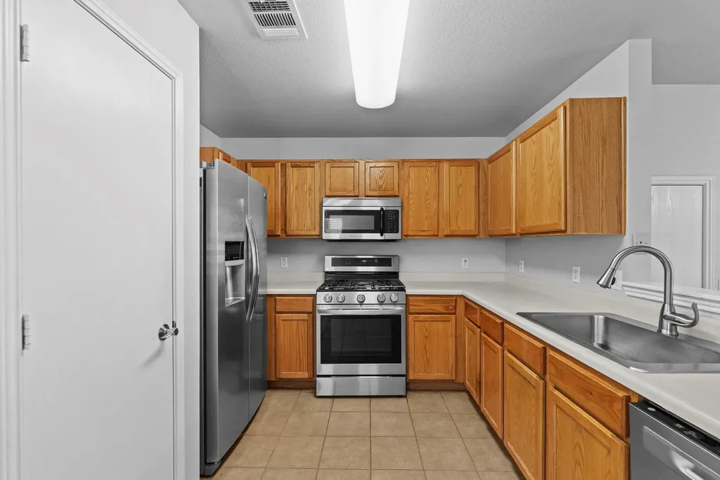 12517 Briarcreek Loop Manor TX 78653