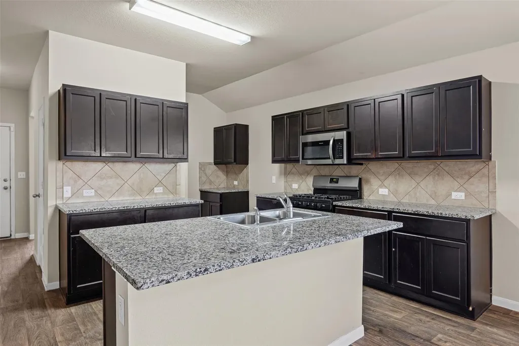 111 Hess Drive Kyle TX 78640
