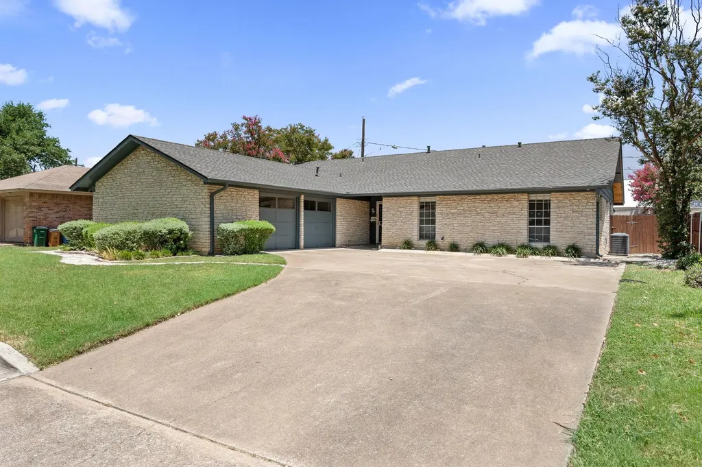 2712 Thrushwood Drive Austin TX 78757