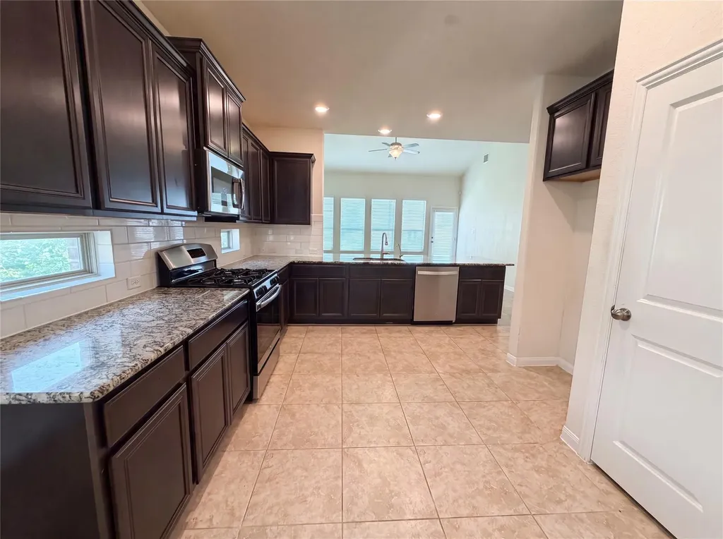 294 Adoquin Trail Buda TX 78610
