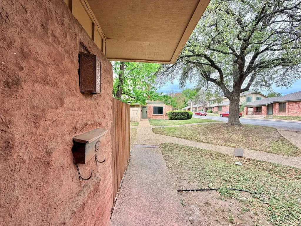 9623 Covey Ridge Lane Austin TX 78758