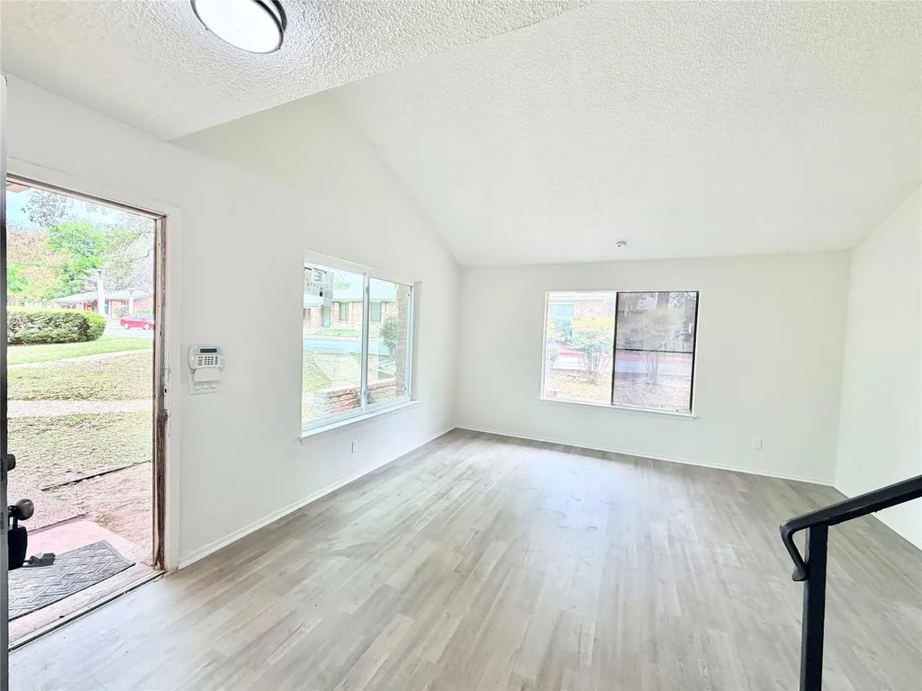 9623 Covey Ridge Lane Austin TX 78758