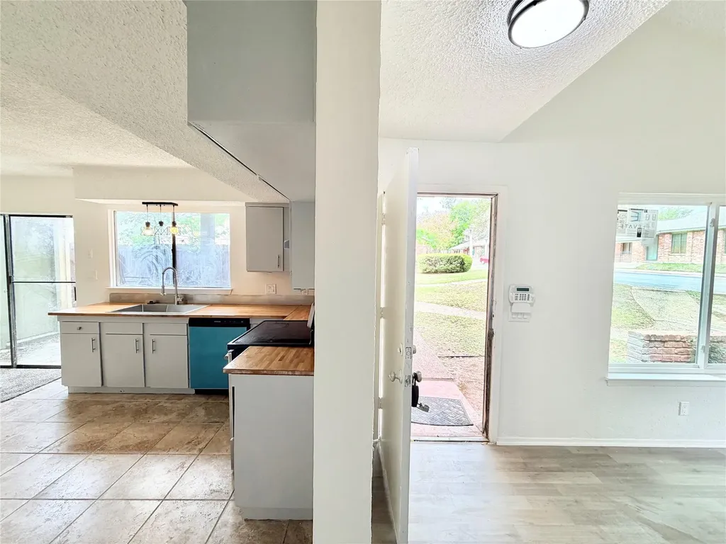 9623 Covey Ridge Lane Austin TX 78758