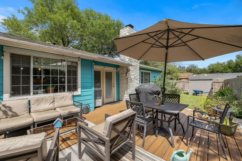 5702 Palo Blanco Lane Austin TX 78744