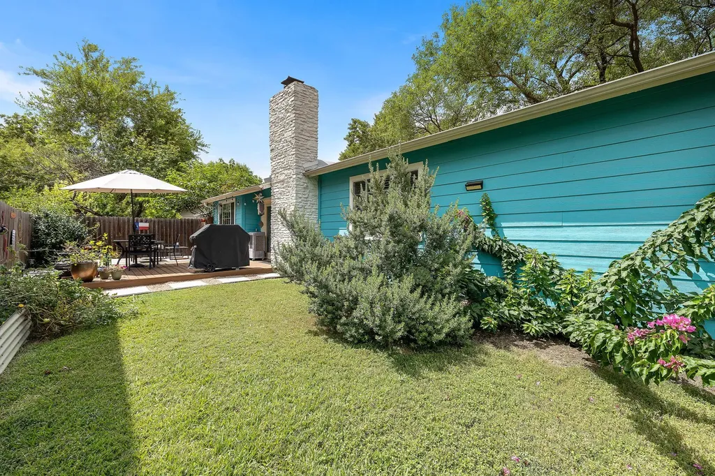 5702 Palo Blanco Lane Austin TX 78744