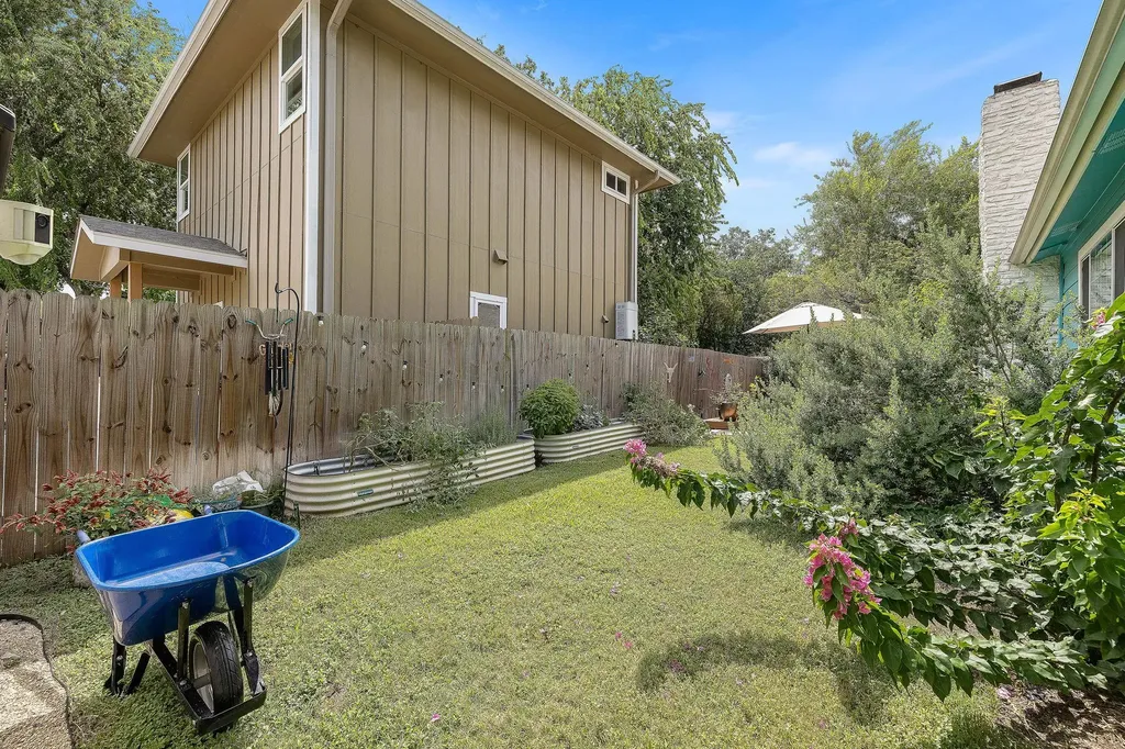 5702 Palo Blanco Lane Austin TX 78744