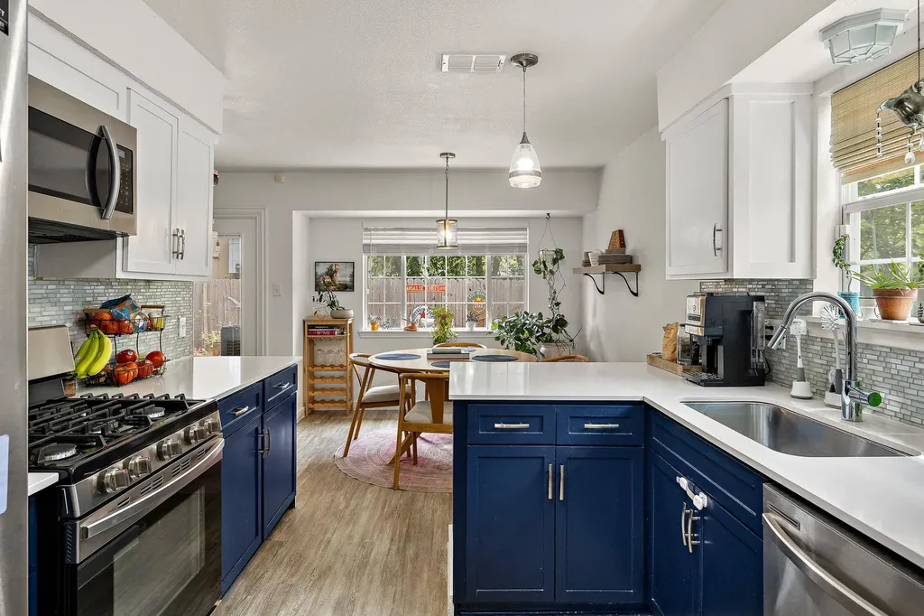 5702 Palo Blanco Lane Austin TX 78744