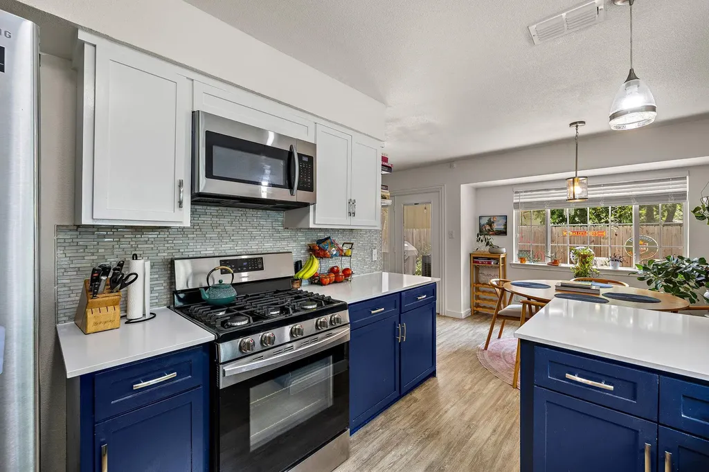 5702 Palo Blanco Lane Austin TX 78744