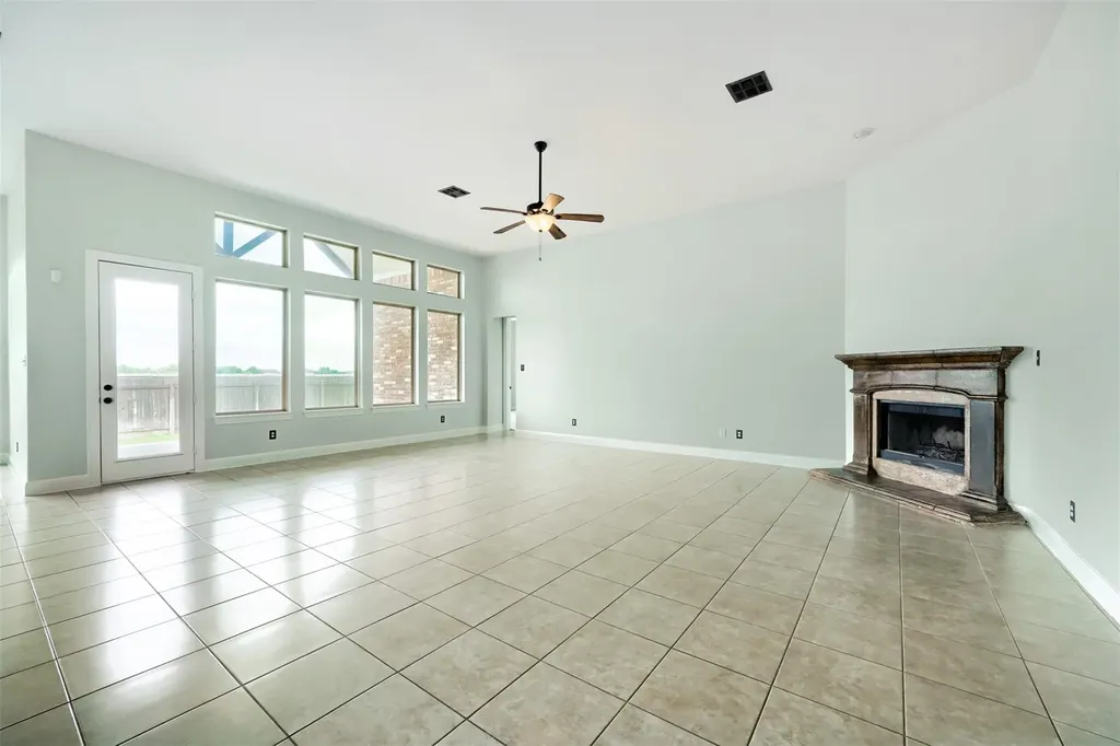1012 Hillrose Drive Leander TX 78641