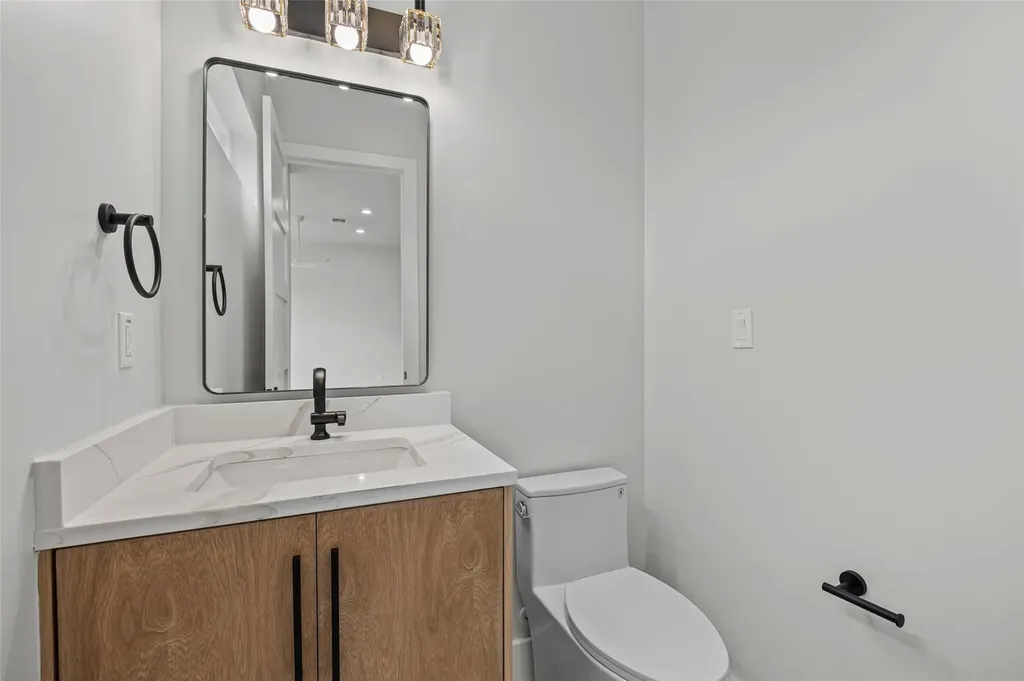 100 W Odell Street Austin TX 78752