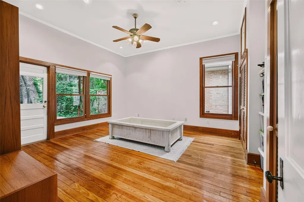 812 W 10th Street Austin TX 78701