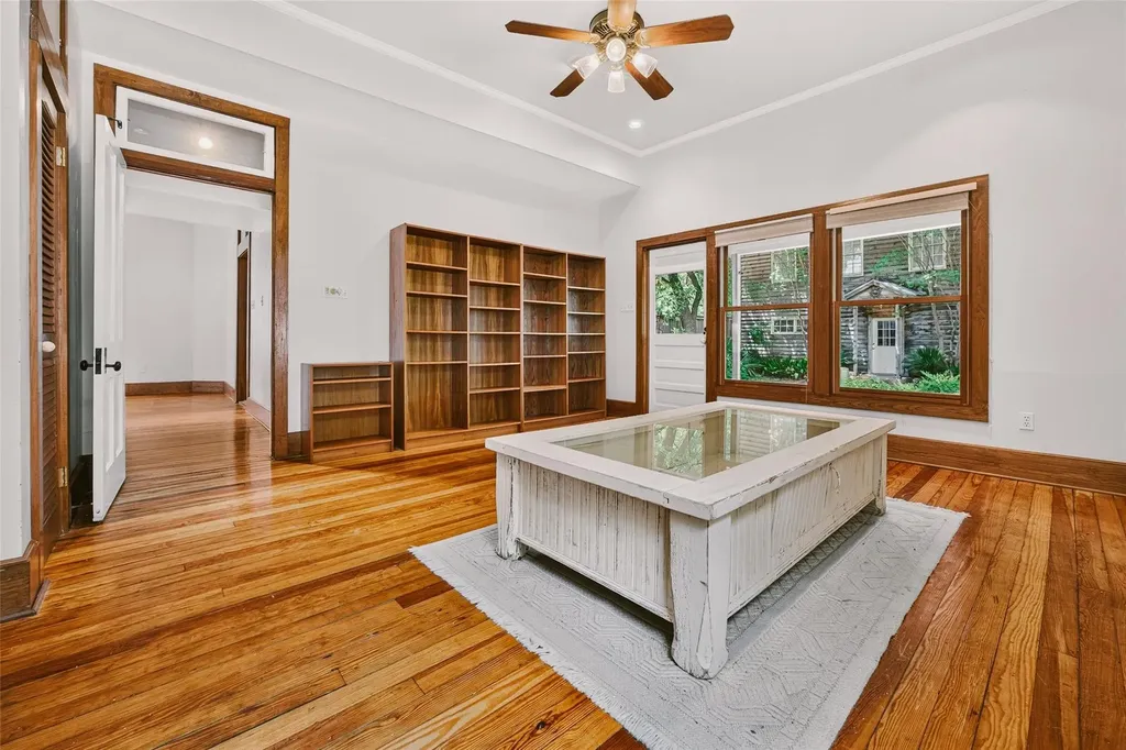 812 W 10th Street Austin TX 78701