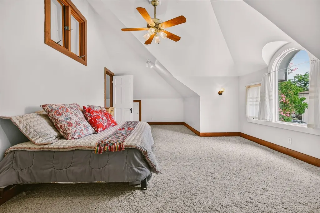 812 W 10th Street Austin TX 78701