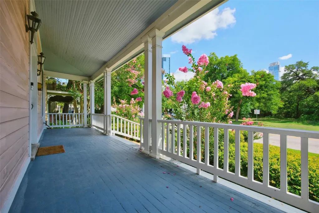 812 W 10th Street Austin TX 78701