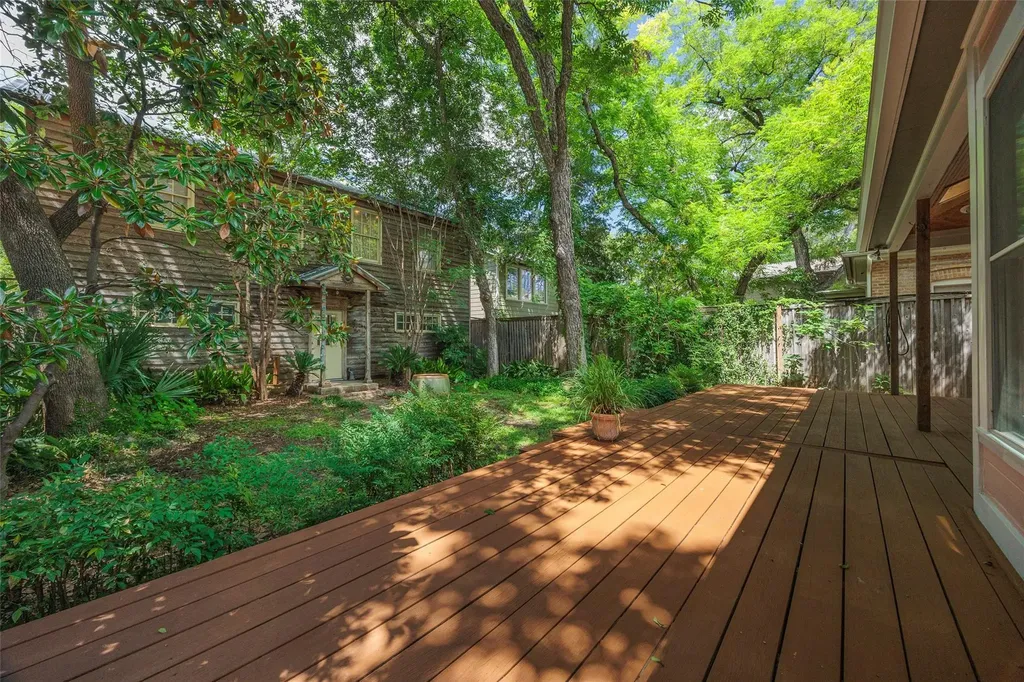 812 W 10th Street Austin TX 78701