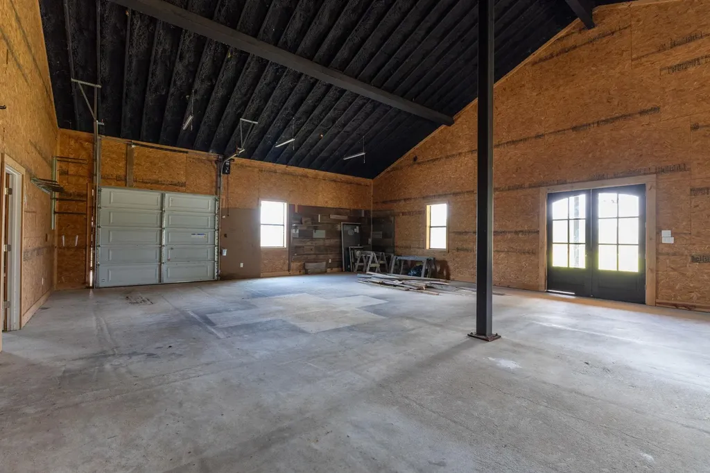 1215 Private Road 7039 Lexington TX 78947