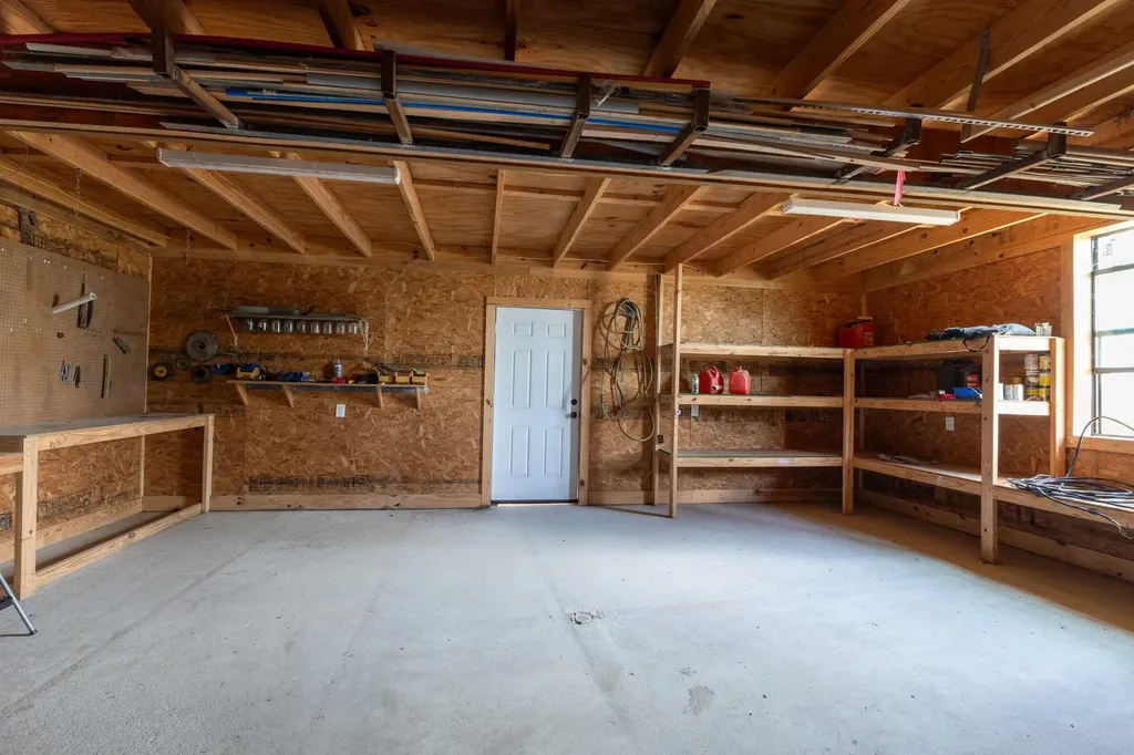 1215 Private Road 7039 Lexington TX 78947