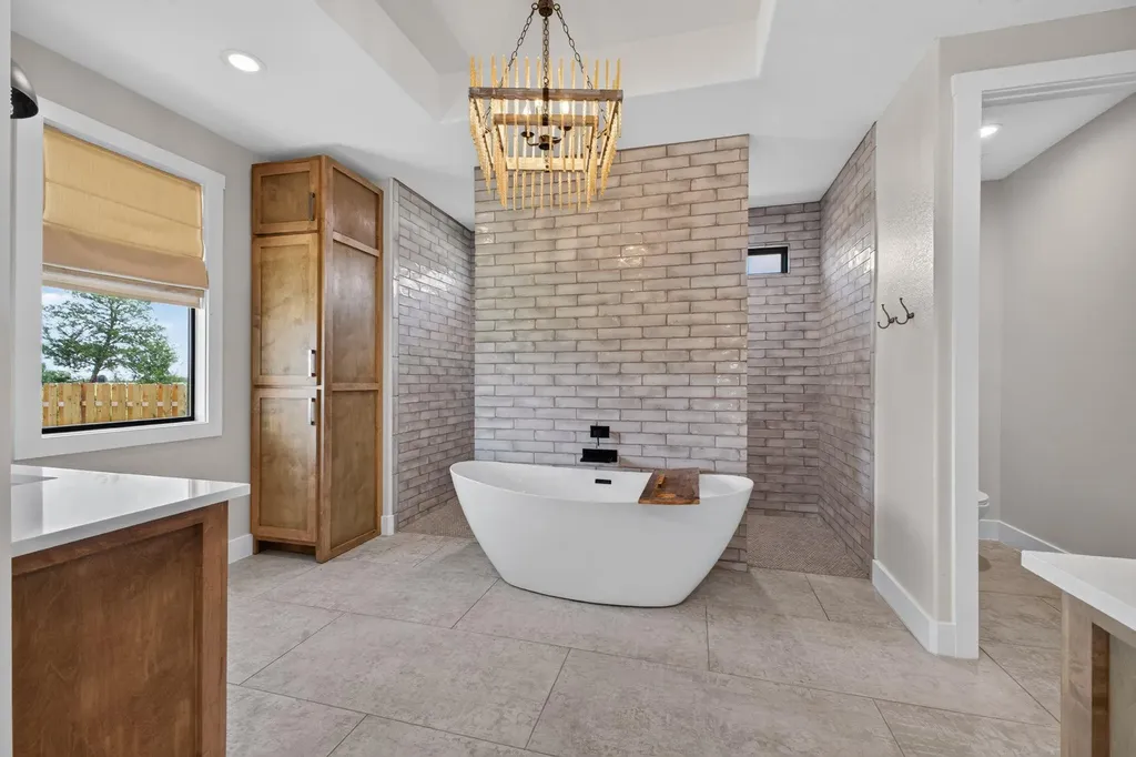 1215 Private Road 7039 Lexington TX 78947