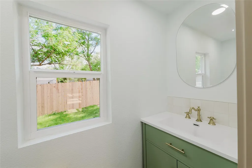 1907 E 21st Street Austin TX 78722