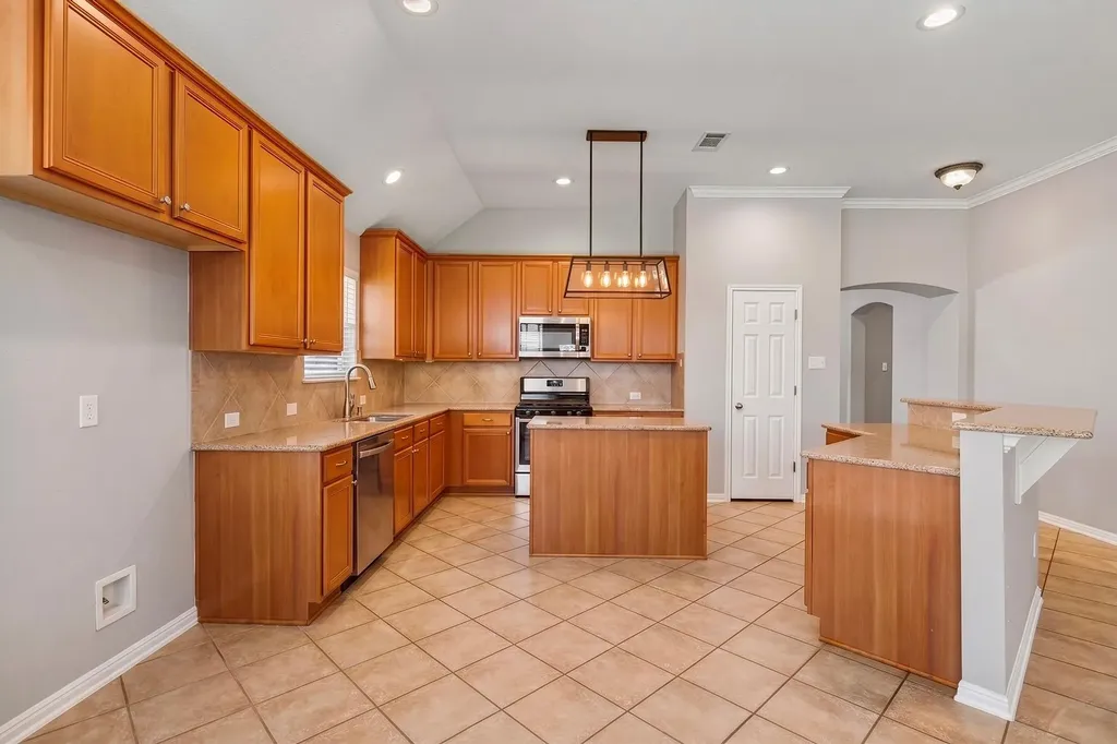 6317 Salcon Cliff Drive Austin TX 78749