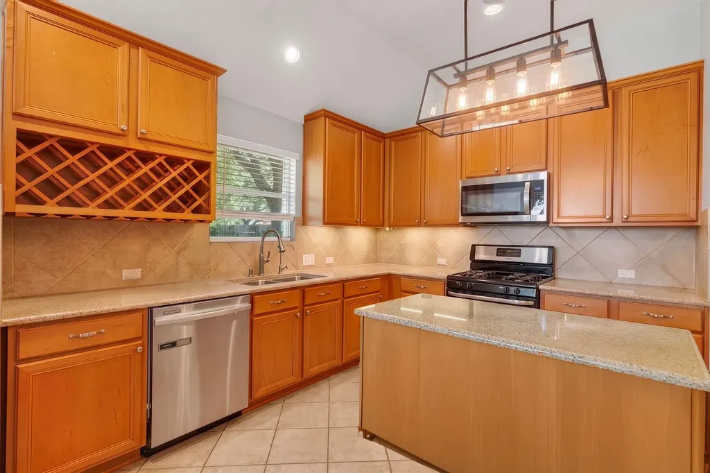 6317 Salcon Cliff Drive Austin TX 78749