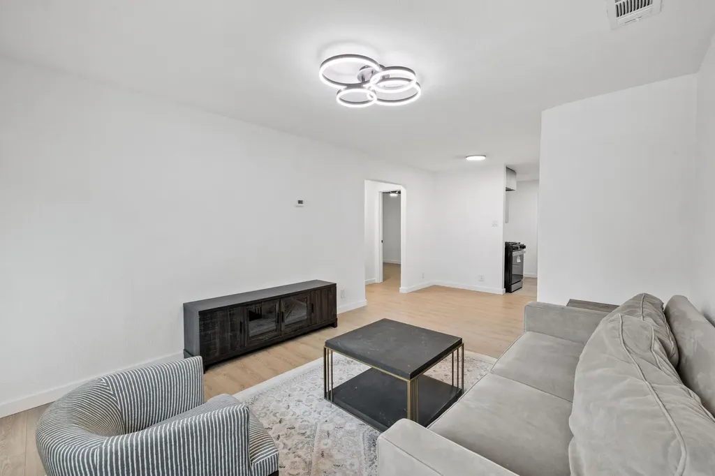 4908 Hawk Cove Austin TX 78745