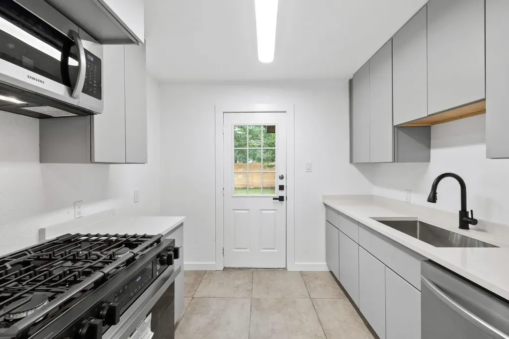 4908 Hawk Cove Austin TX 78745