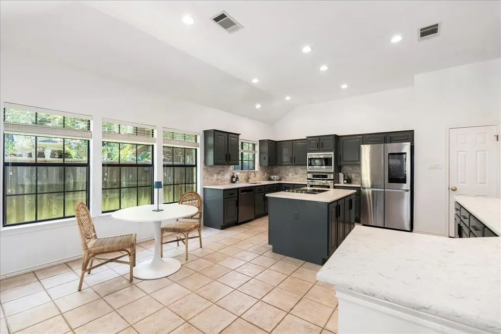 3745 Whitt Loop Austin TX 78749