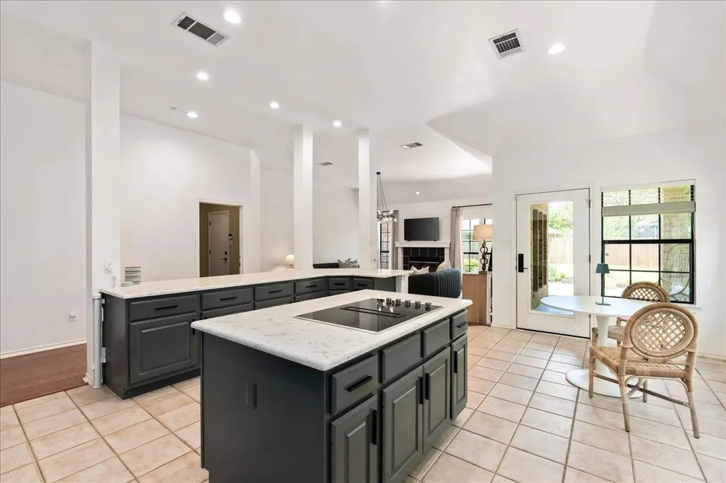 3745 Whitt Loop Austin TX 78749