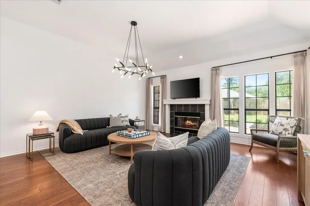 3745 Whitt Loop Austin TX 78749