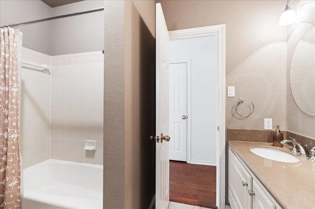 3745 Whitt Loop Austin TX 78749