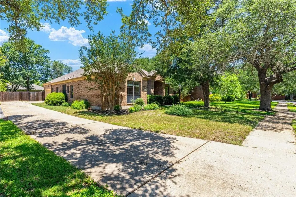 3745 Whitt Loop Austin TX 78749