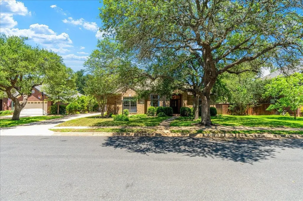 3745 Whitt Loop Austin TX 78749