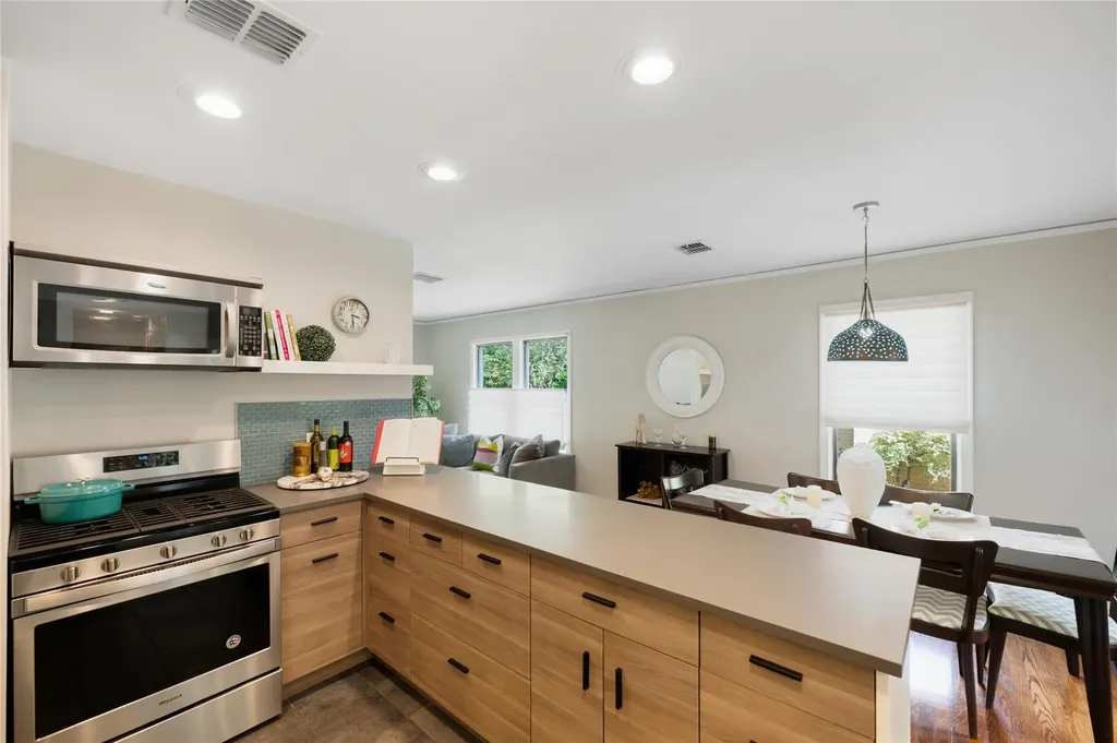 1404 Justin Lane Austin TX 78757