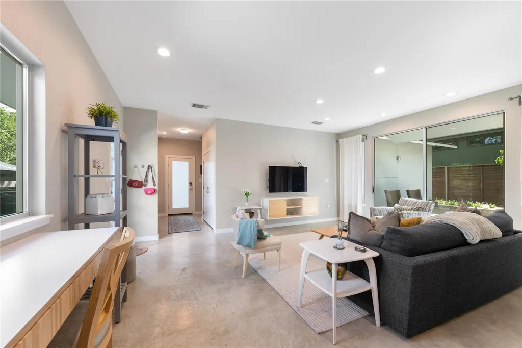 1404 Justin Lane Austin TX 78757