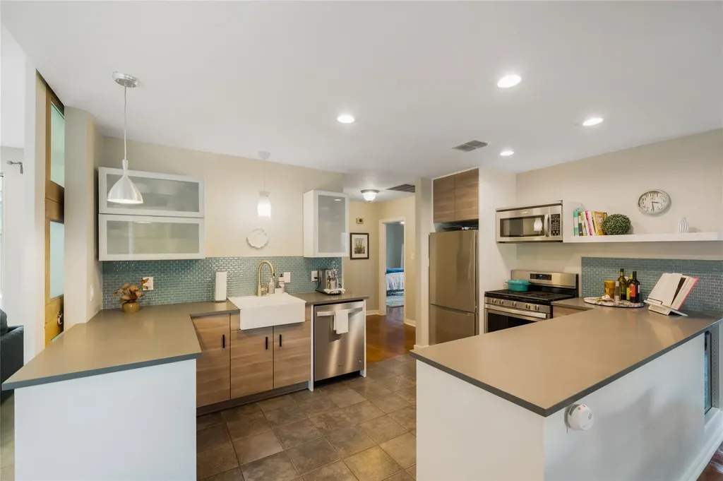 1404 Justin Lane Austin TX 78757