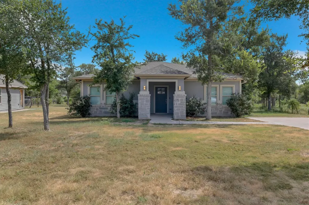 159 La Fortuna Drive Del Valle TX 78617