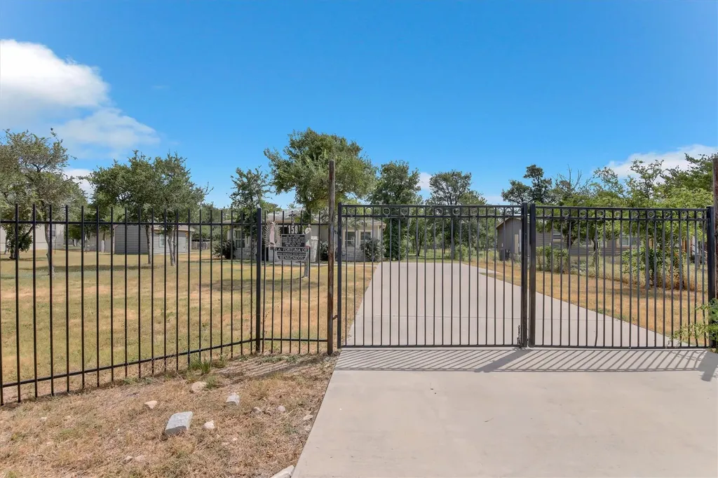 159 La Fortuna Drive Del Valle TX 78617