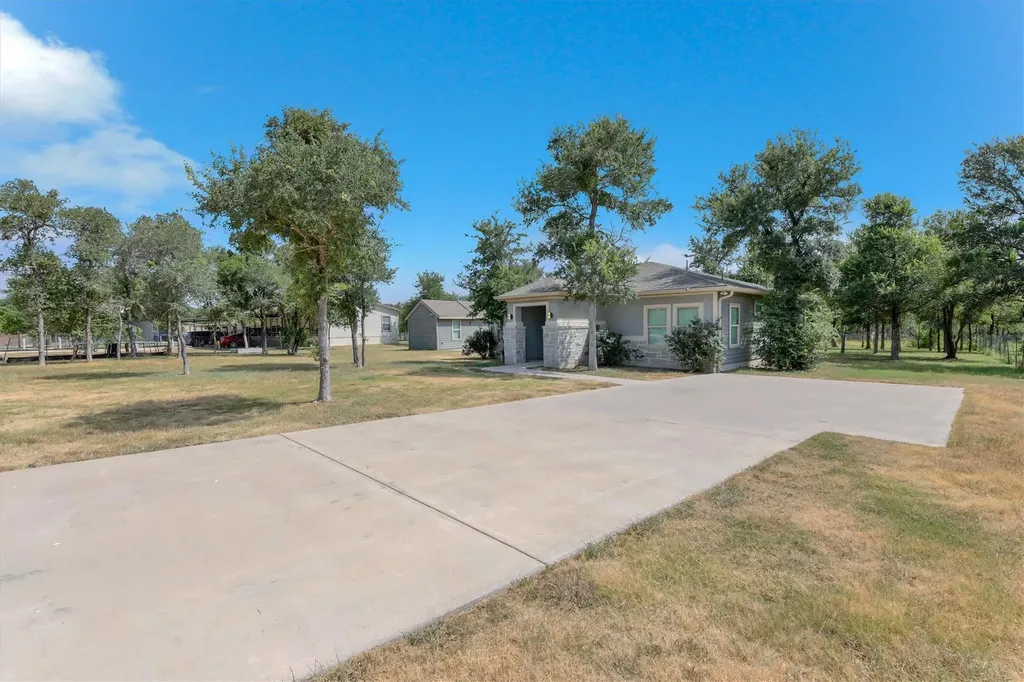 159 La Fortuna Drive Del Valle TX 78617