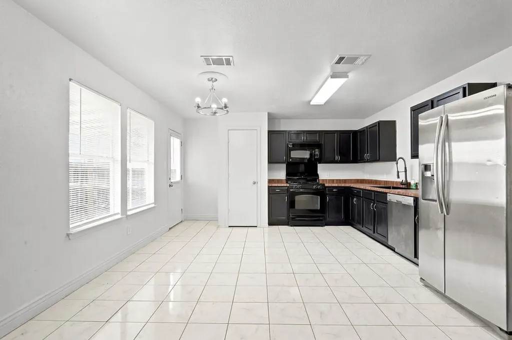 6616 Plains Crest Drive Del Valle TX 78617