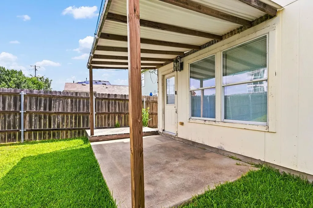6616 Plains Crest Drive Del Valle TX 78617