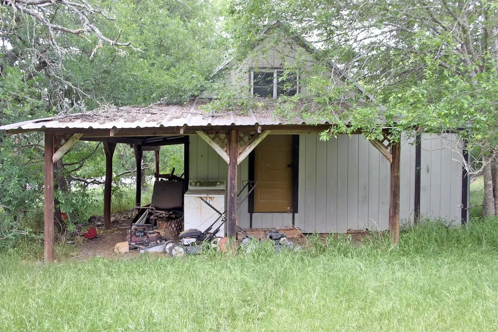 7887 Pettytown Road Red Rock TX 78662