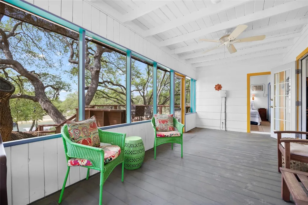 1131 Edgewater Drive Spicewood TX 78669