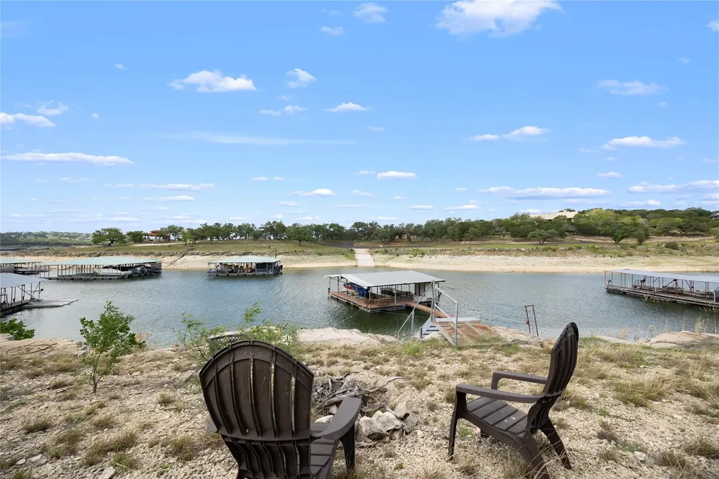 1131 Edgewater Drive Spicewood TX 78669