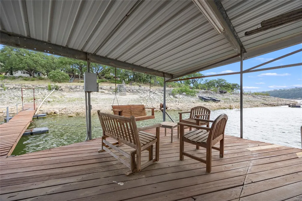 1131 Edgewater Drive Spicewood TX 78669