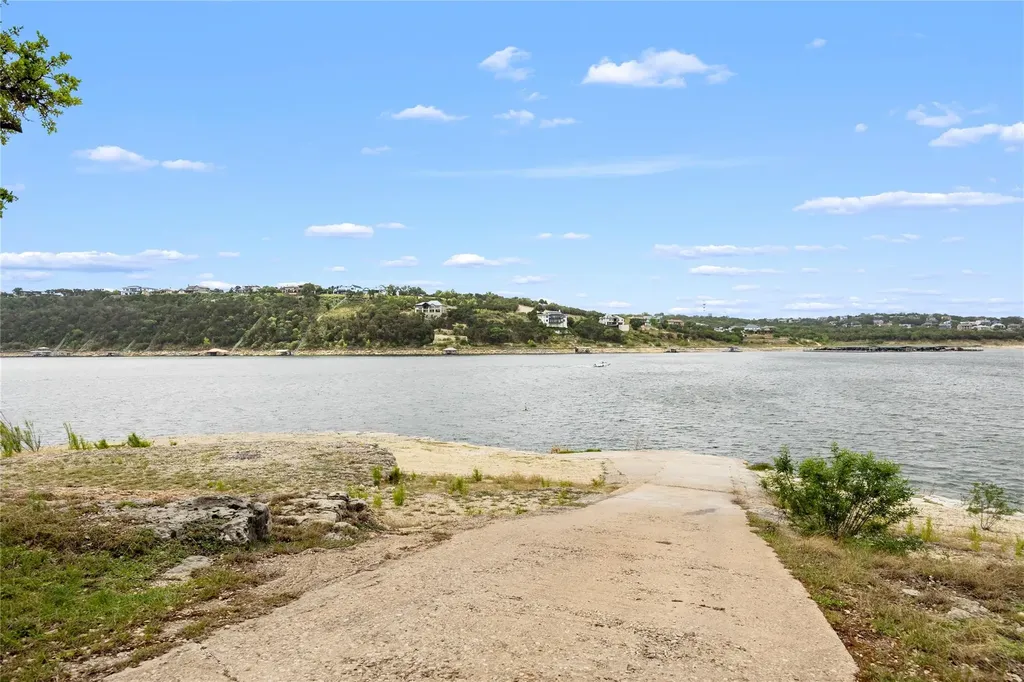 1131 Edgewater Drive Spicewood TX 78669